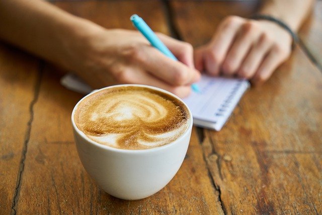 Przewodnik po tym, dlaczego kawa ziarnista pomoże Ci lepiej rozpocząć dzień